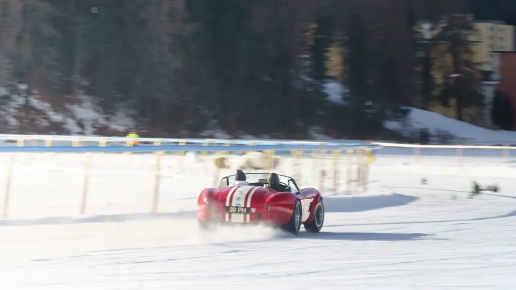 Snow Car Race